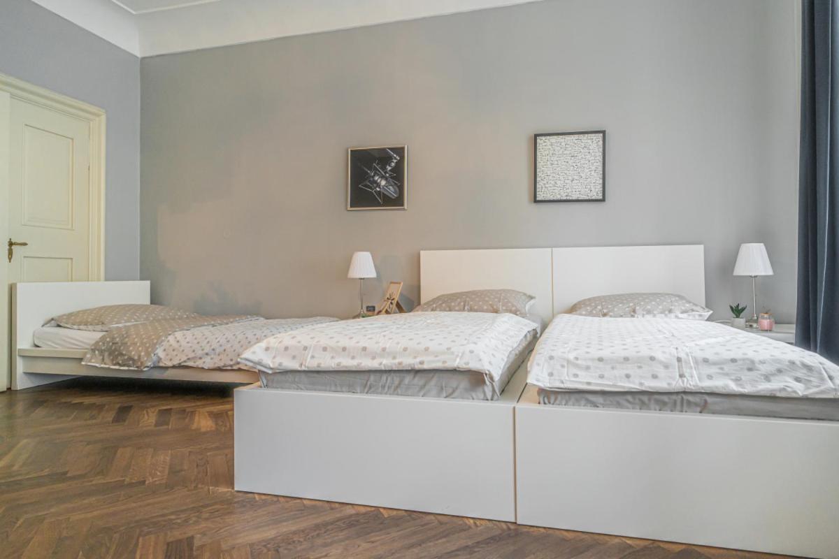 Apartamento Bright Studio Close To Charles Bridge And Prague Castle Exterior foto